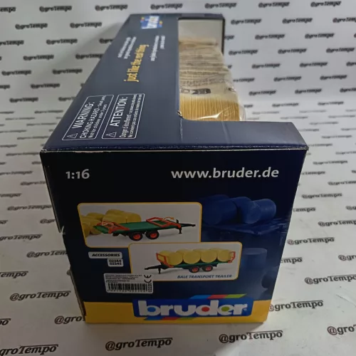 02220 BRUDER Bálaszállító pótkocsi 8 db körbálával