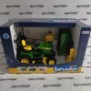 062104 BRUDER John Deere X949 kerti traktor és traktorvezető figura