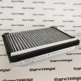 L209778 John Deere Aktívszenes fülkeszűrő karbon