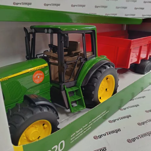 MCB009820000 John Deere 6920 traktor és pótkocsi