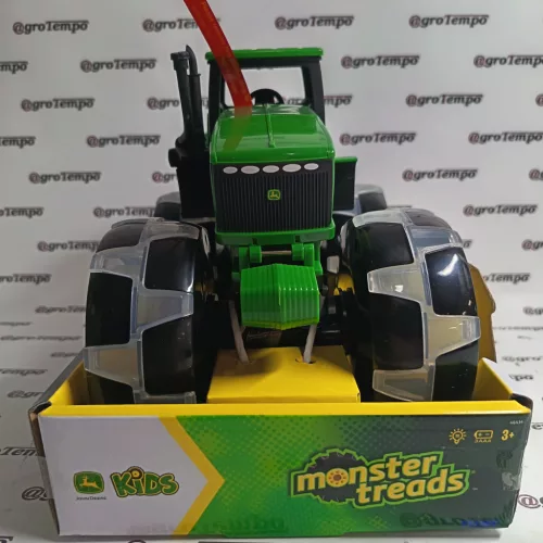MCE46434BX00 John Deere Monster Gator sötétben világító gumiabroncsokkal