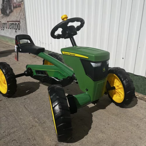 MCG243011000 John Deere Mountain pedálos gokart