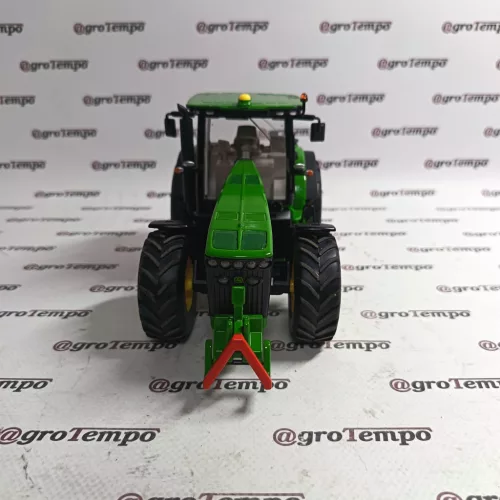 MCU688100000 John Deere 8345R távirányítású traktor (1:32 méretarány)