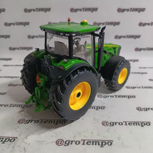 MCU688100000 John Deere 8345R távirányítású traktor (1:32 méretarány)