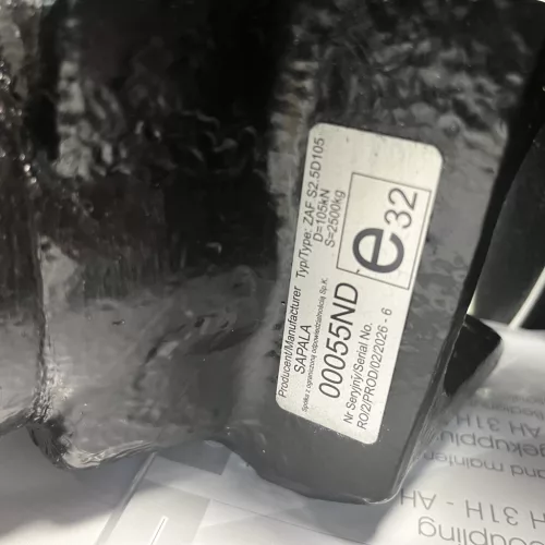 ZAF11_B-d21 SAPALA Vonófej automata 38mm-es csappal  Sapala /140x80xd21 - D105kN - S2500 / fekete